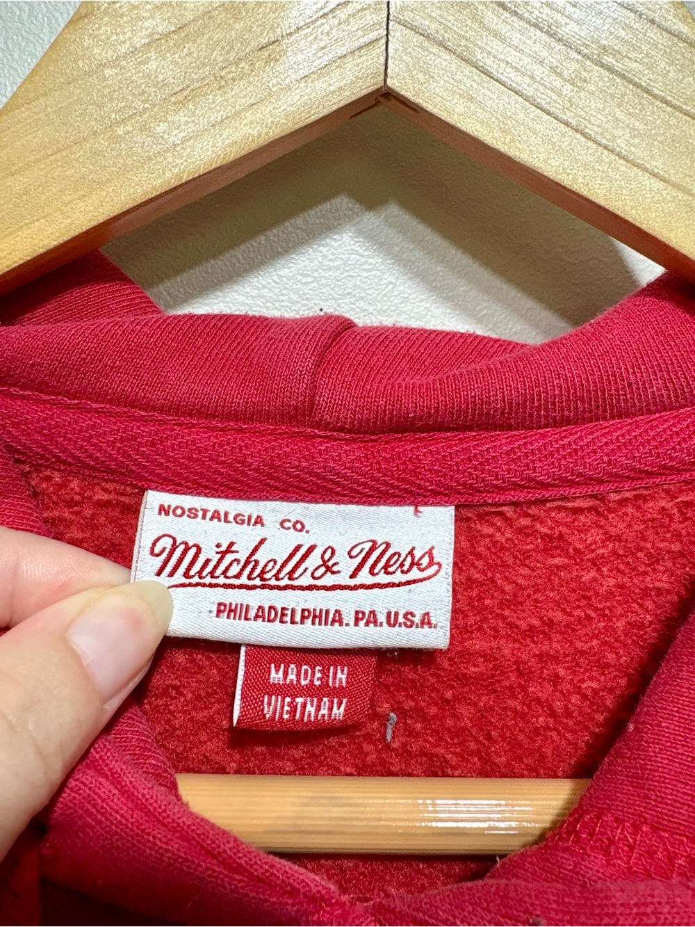 Mitchell & Ness We The North Hoodie Red Pullover Size Medium Toronto Raptors - Picture 6 of 9